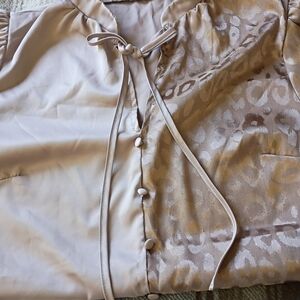 Elegant Cream Women's Sleepwear